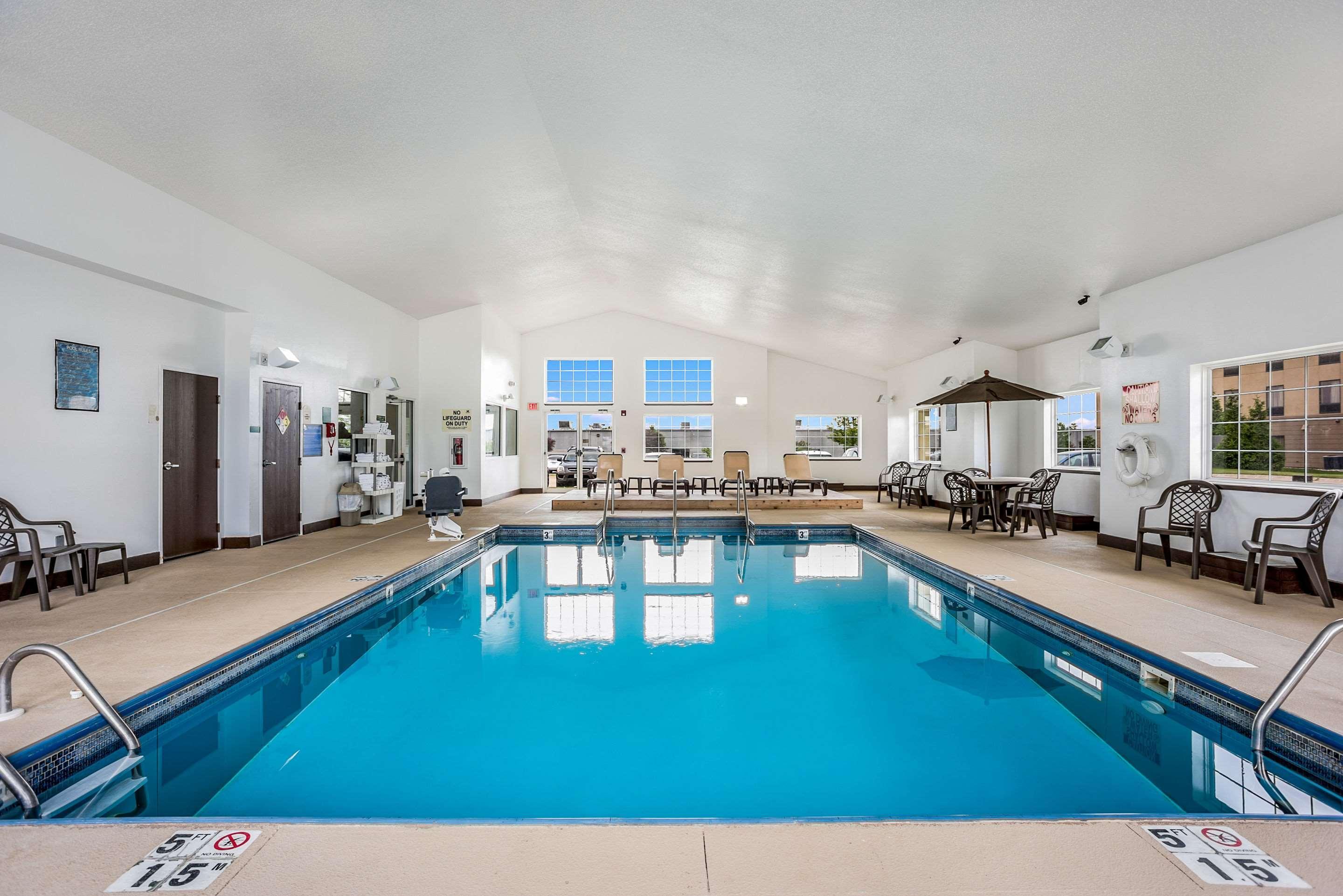 Mainstay Suites Cedar Rapids North - Marion Eksteriør bilde