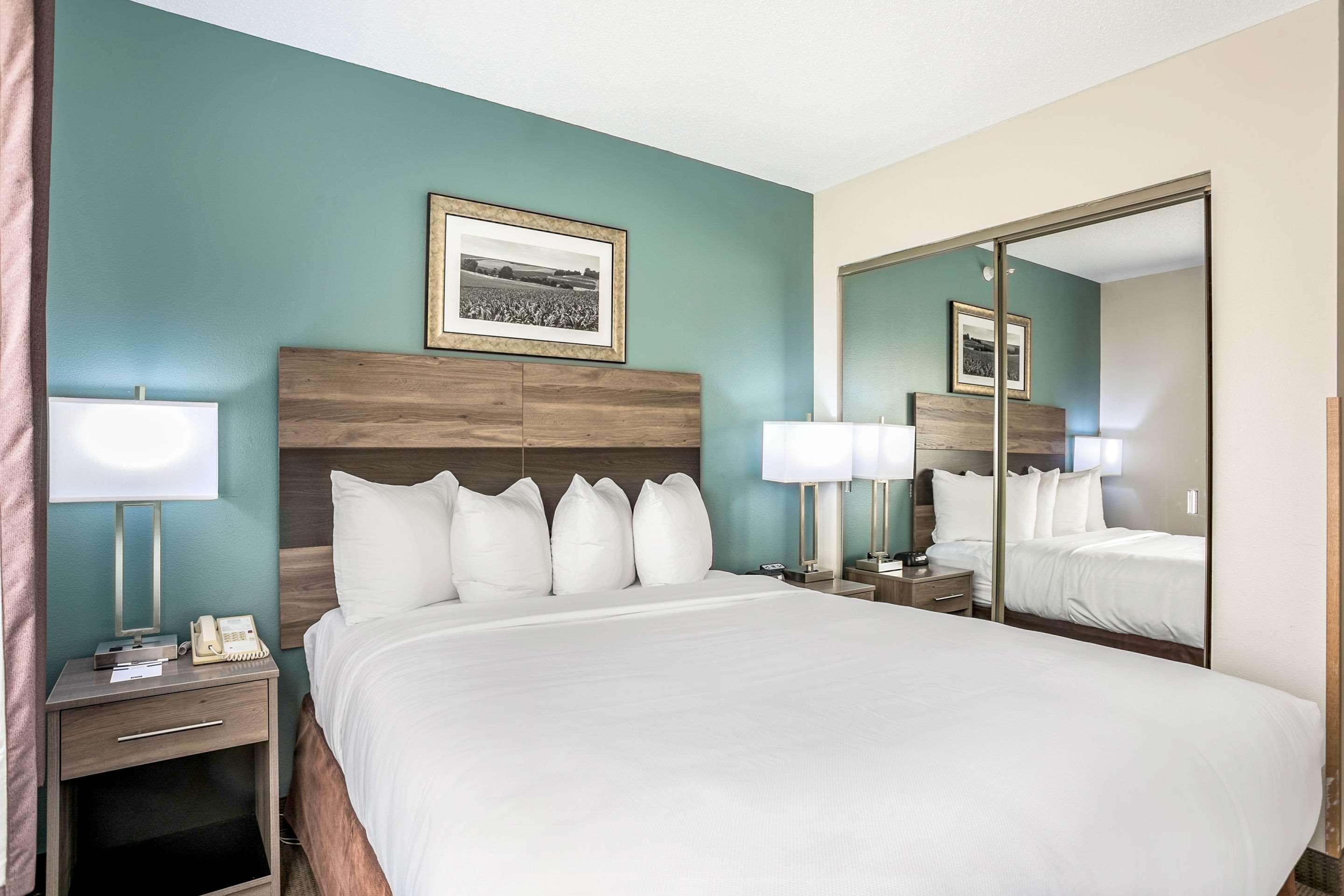 Mainstay Suites Cedar Rapids North - Marion Eksteriør bilde